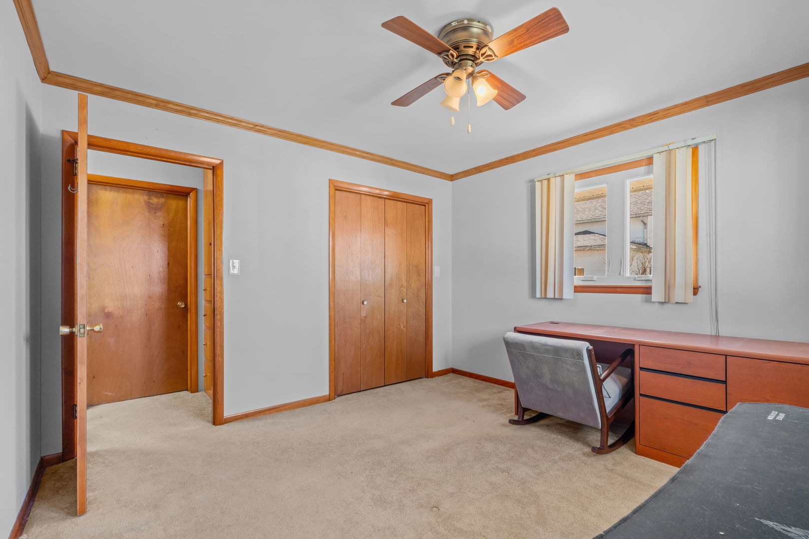29 W Oak Street Property Photo 6