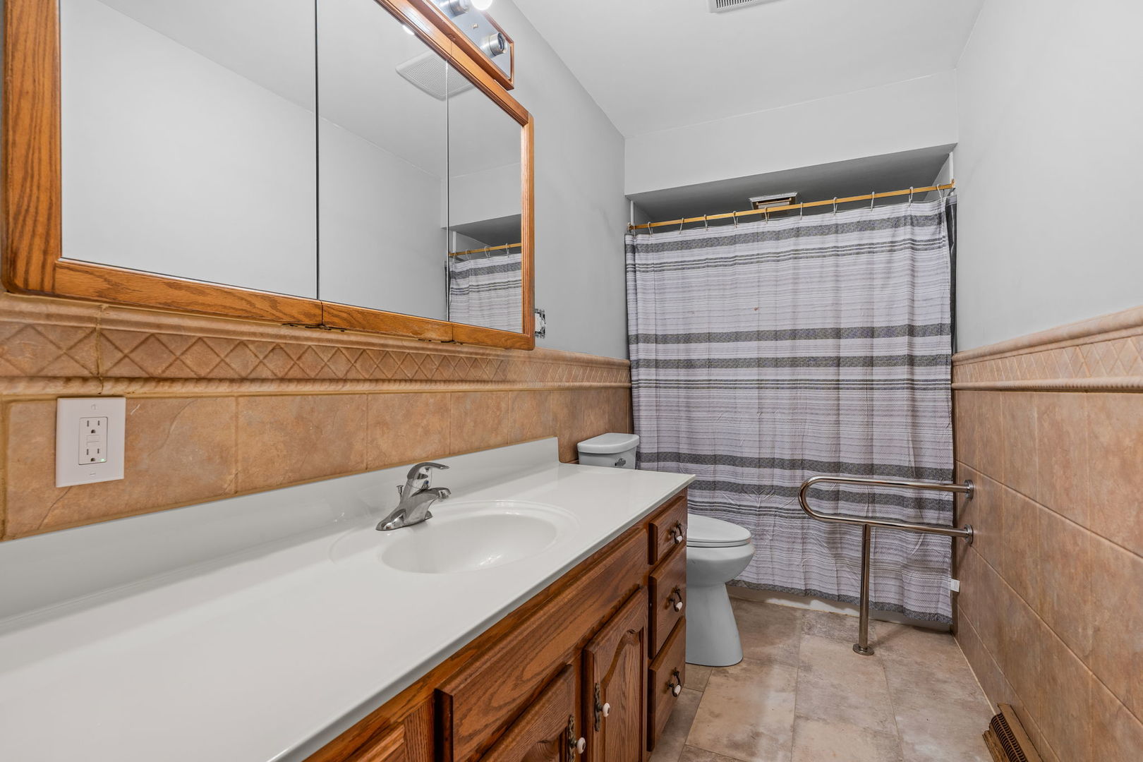 29 W Oak Street Property Photo 8