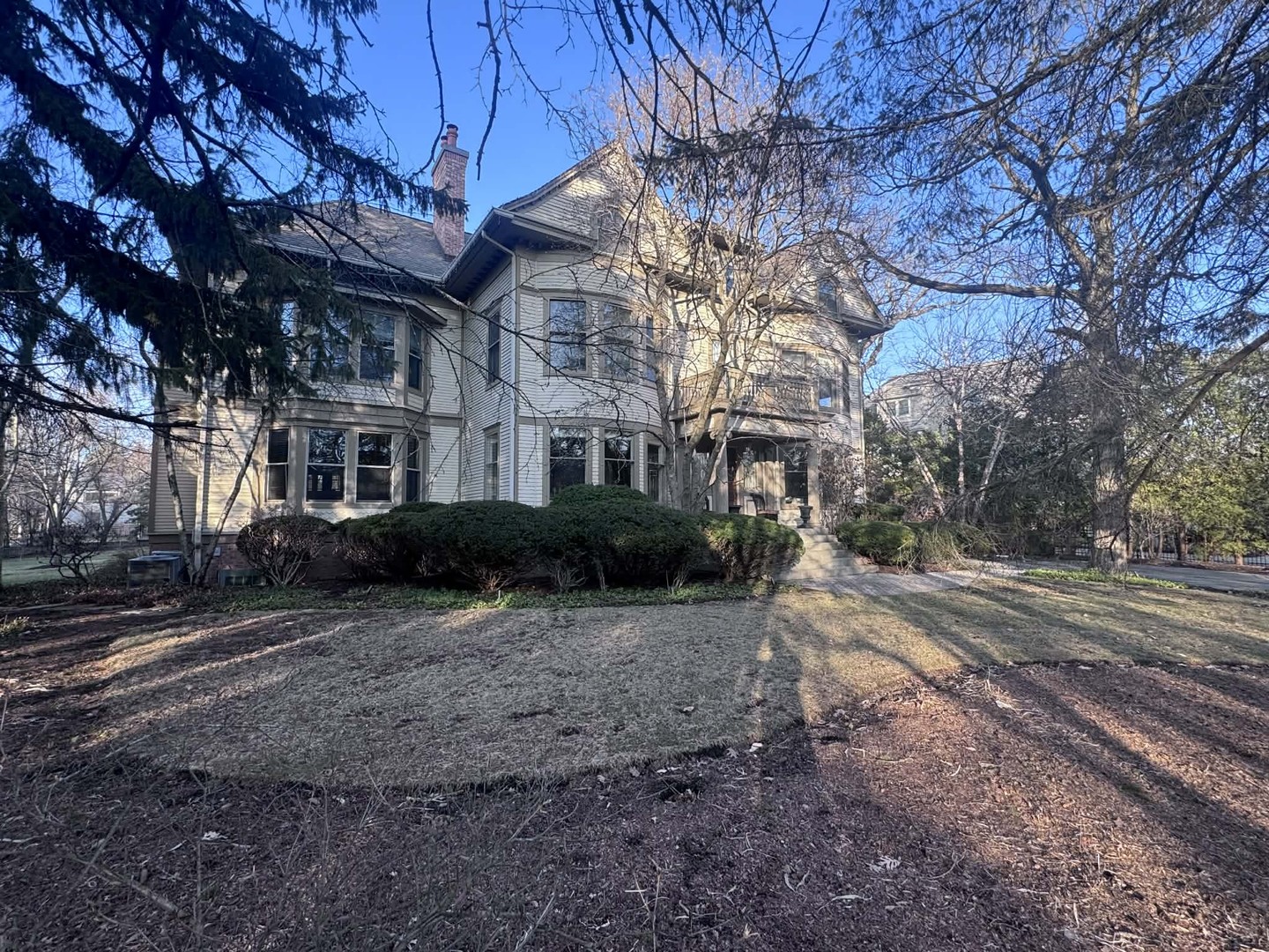 1499 Sheridan Road Property Photo 2