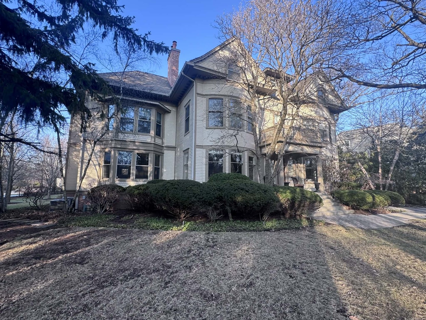 1499 Sheridan Road Property Photo 3