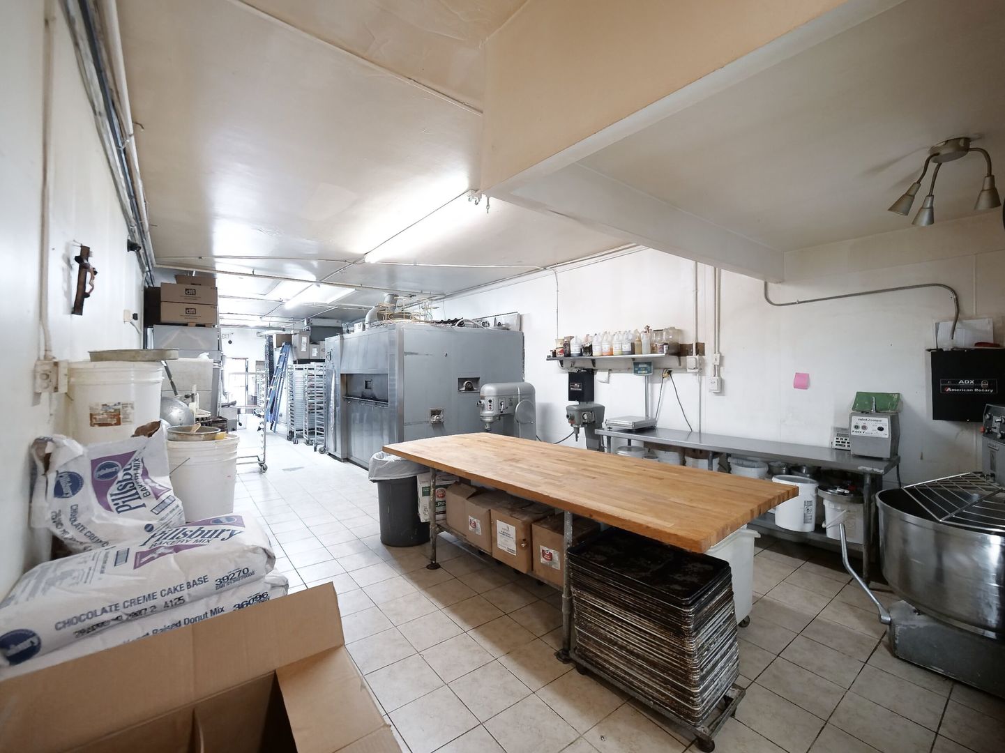 4242 S Archer Avenue Property Photo 9