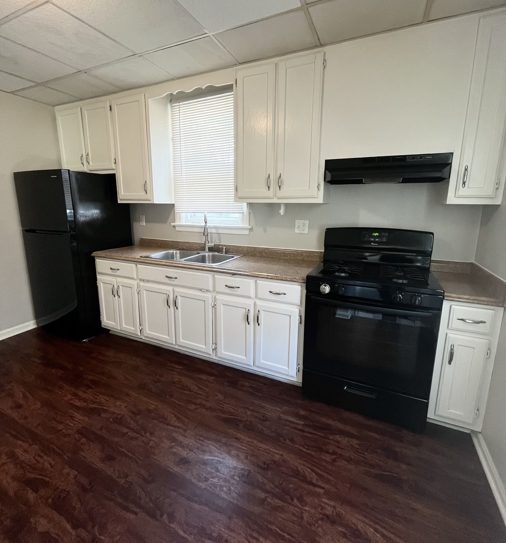 21142 Locust Street Property Photo 6