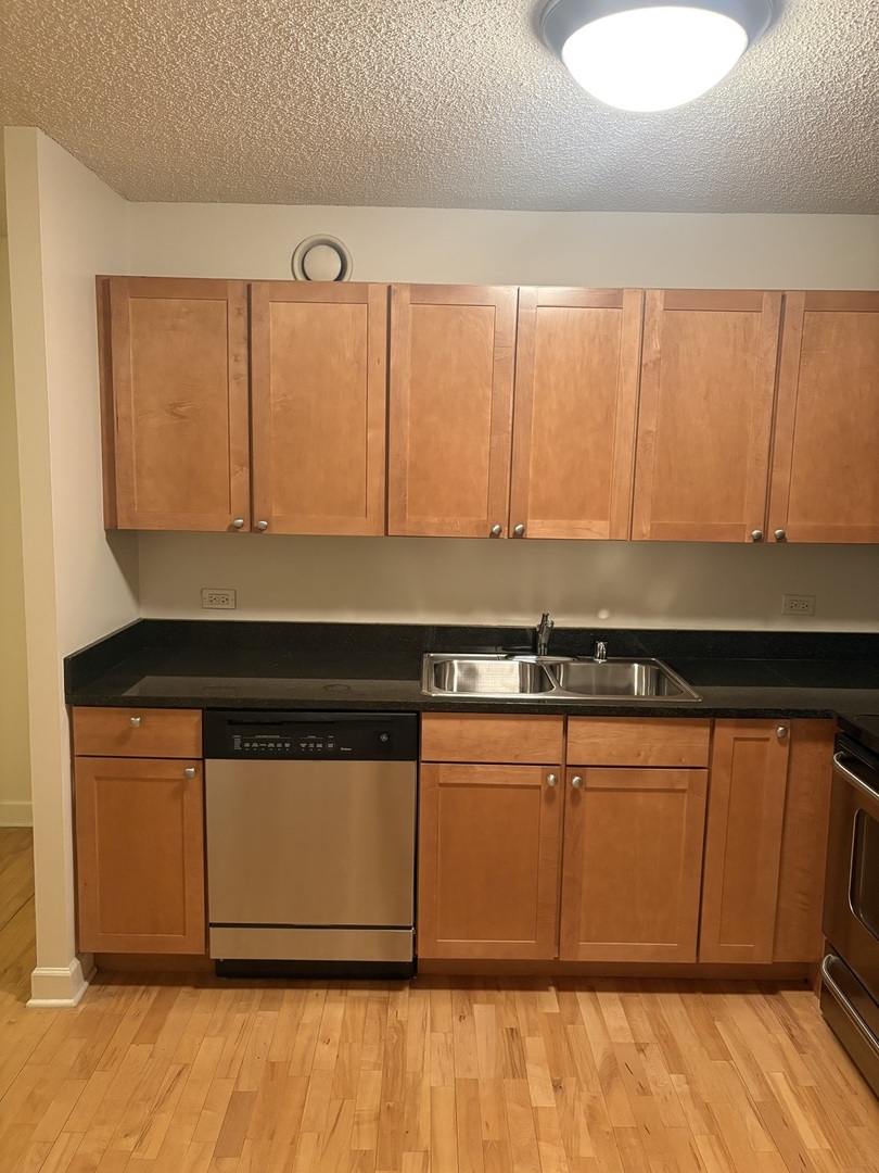 30 E Huron Street 3601 Property Photo 6