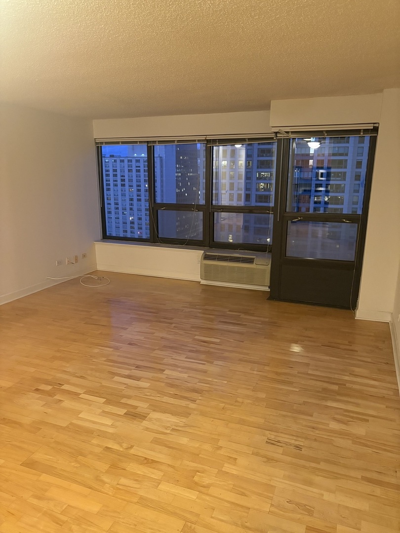 30 E Huron Street 3601 Property Photo 7