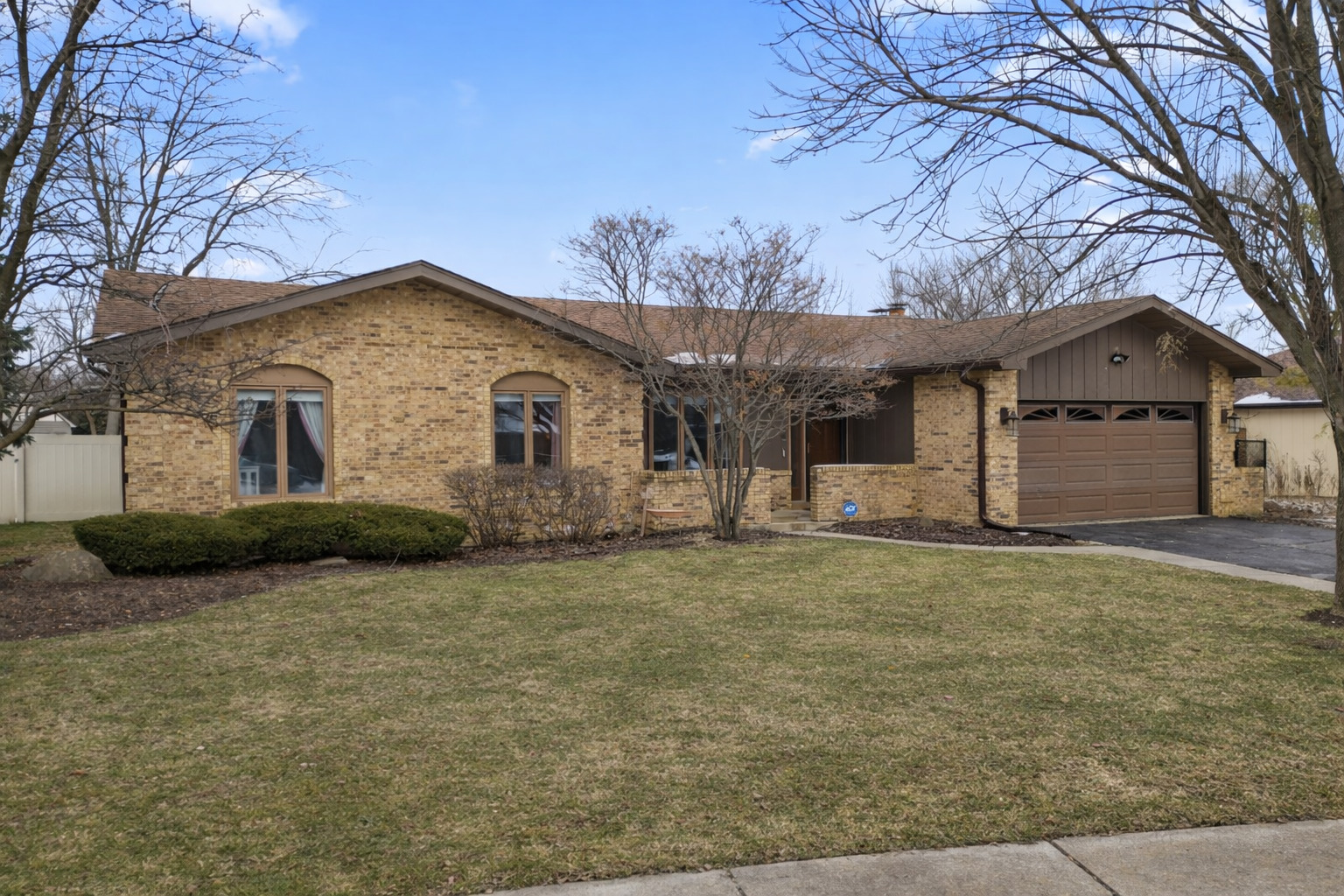 810 Glen Crest Drive Property Photo 1