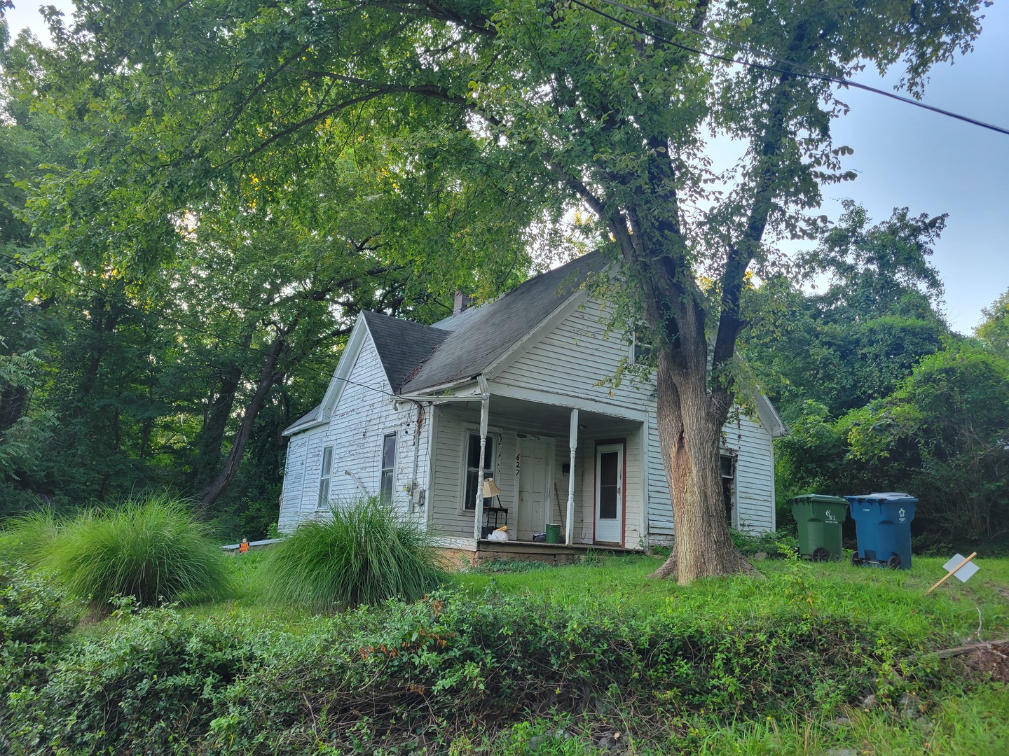 627 E High Street Property Photo 1