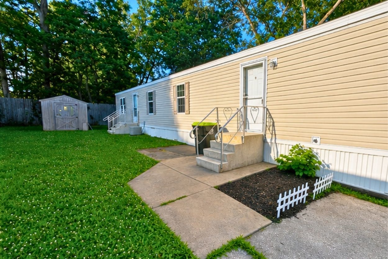 2133 Monroe Drive Property Photo 1