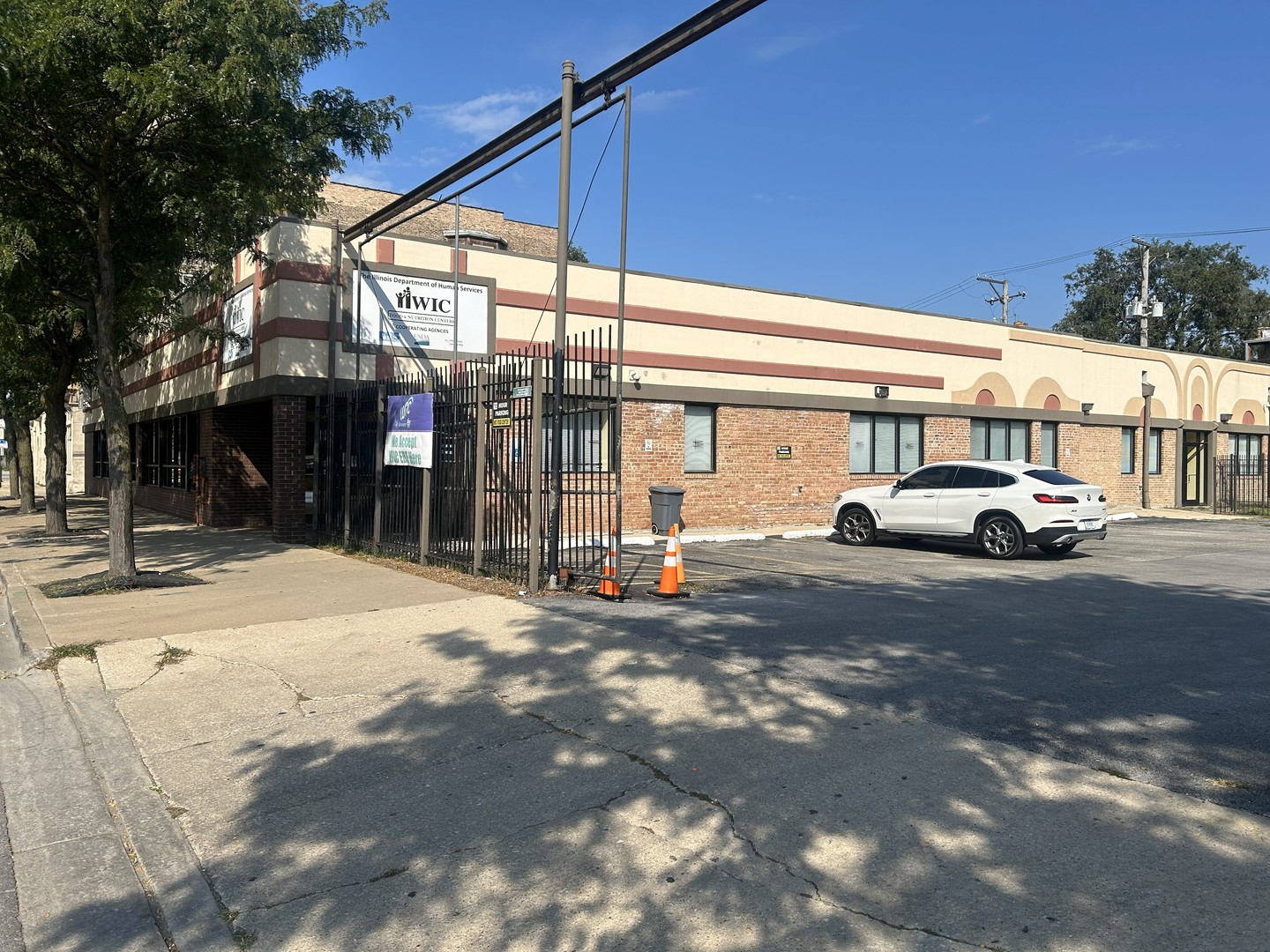 418 E 43rd Street Property Photo 1