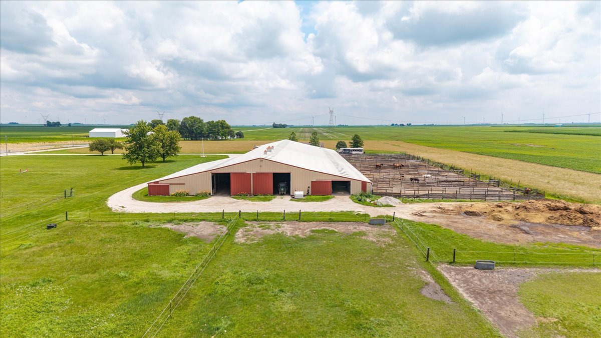 26151 E 2500 North Road Property Photo 3