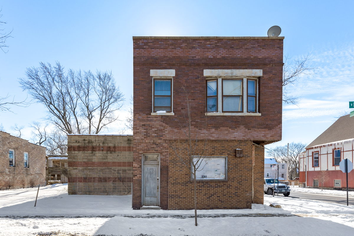 1457 W Marquette Road Property Photo 1