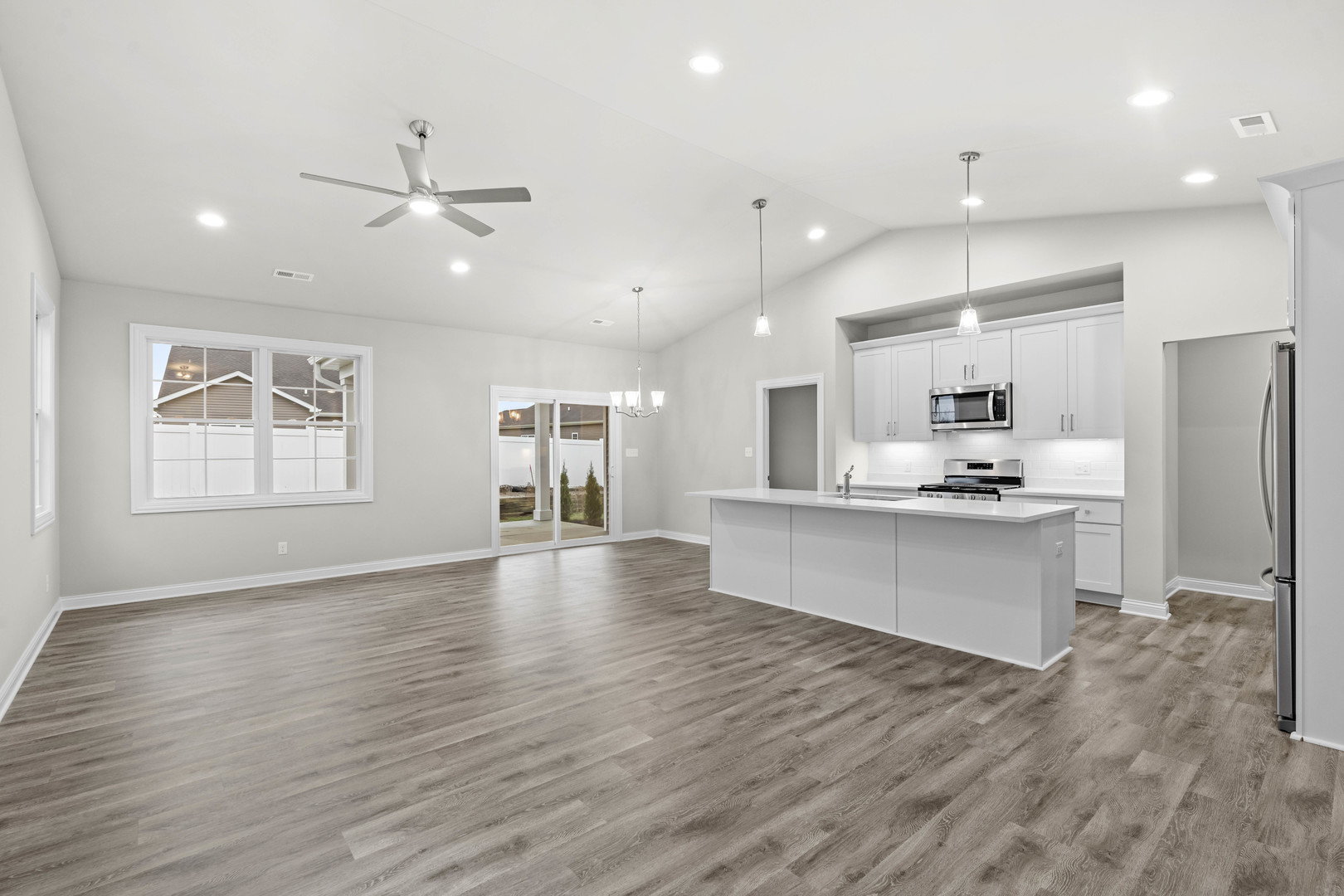 6375 Jasmine Avenue Property Photo 4