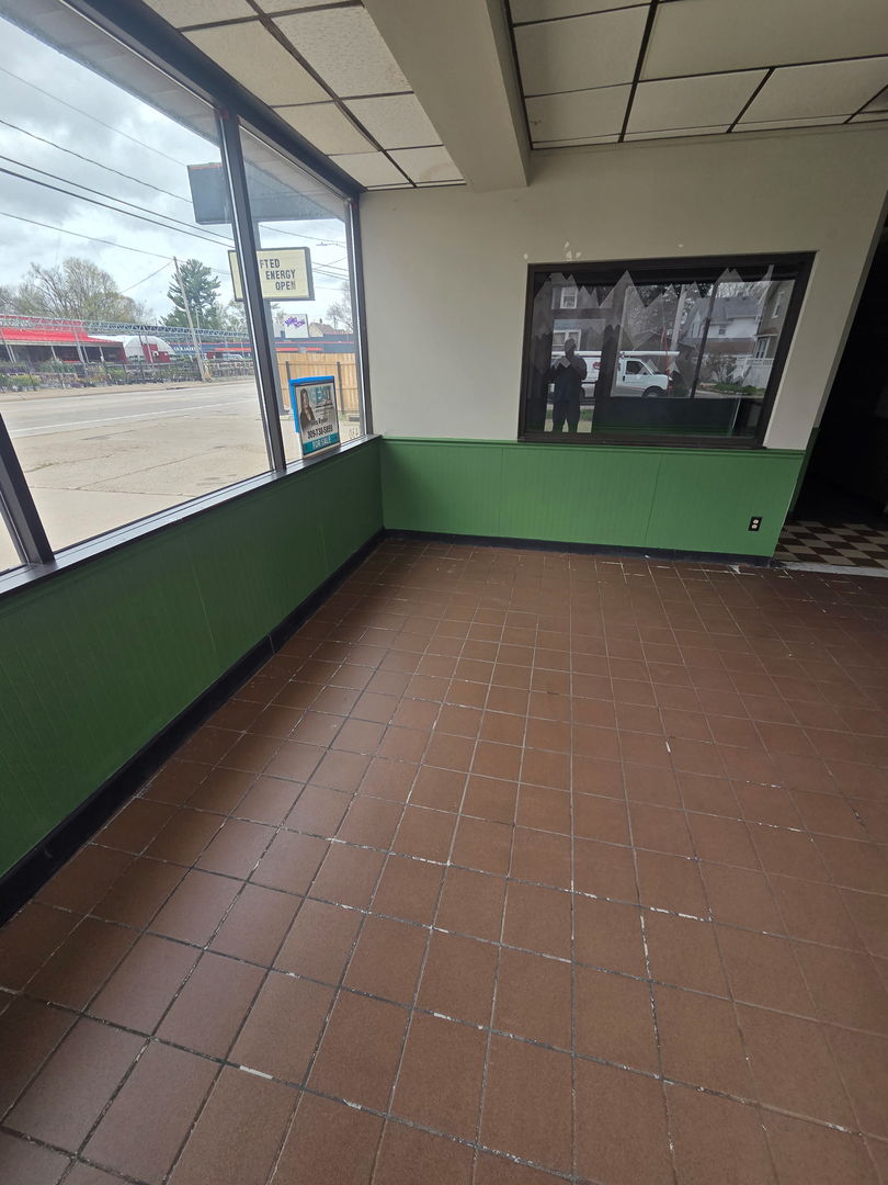 2430 16th Street Property Photo 2