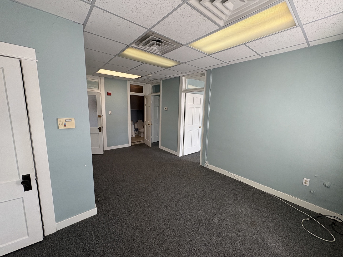 5121 Main Street Property Photo 6