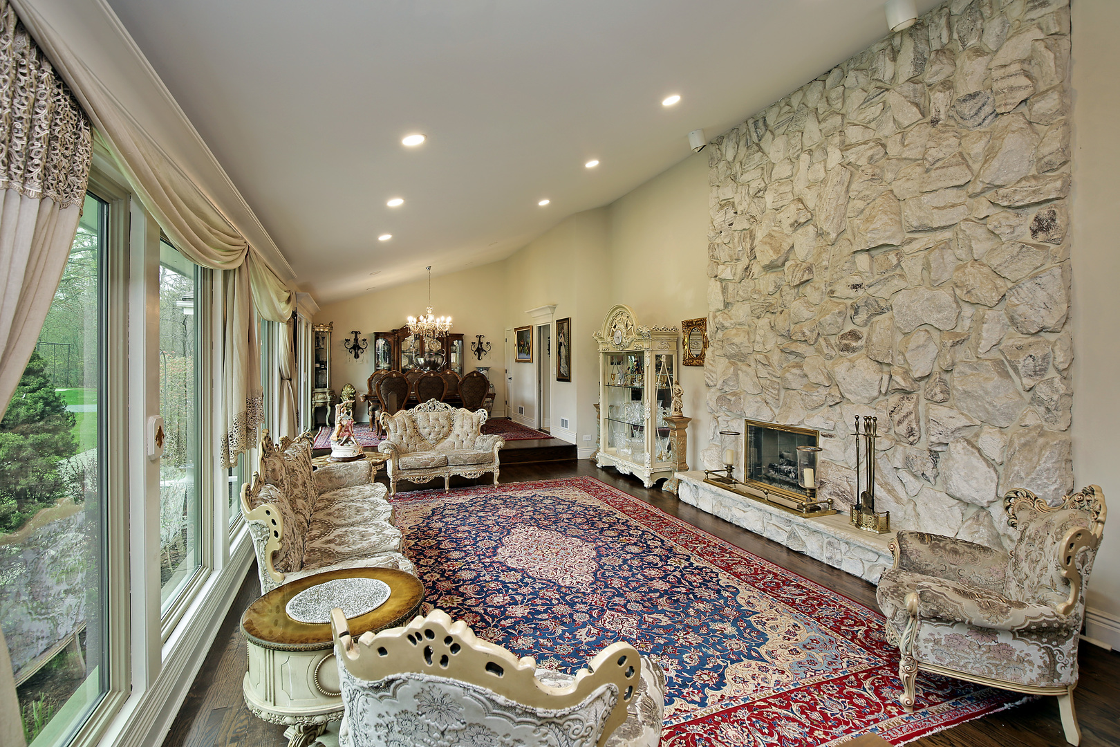 2610 Crestwood Lane Property Photo 7