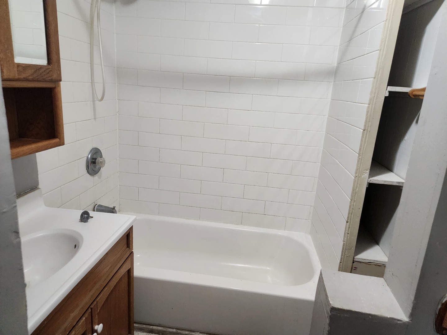 8 E Railroad Street Property Photo 8