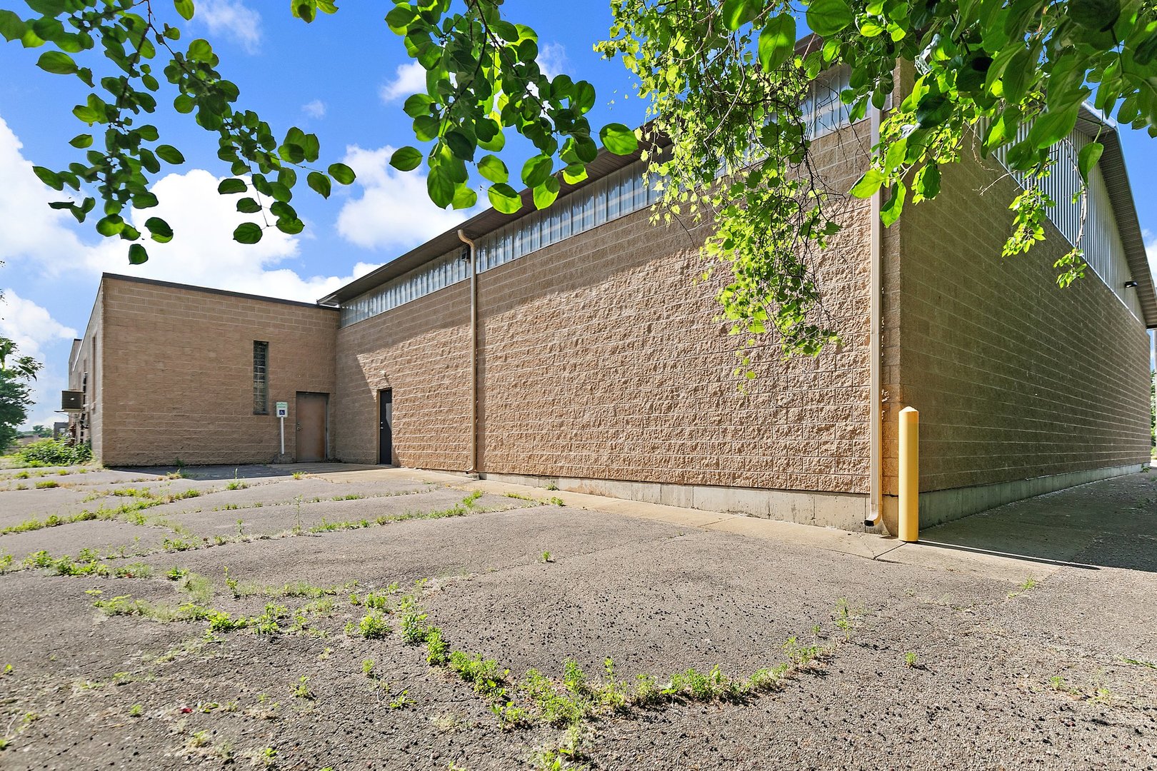 303 Elgin Avenue Property Photo 6