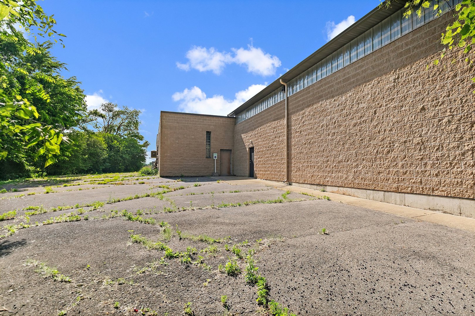 303 Elgin Avenue Property Photo 7