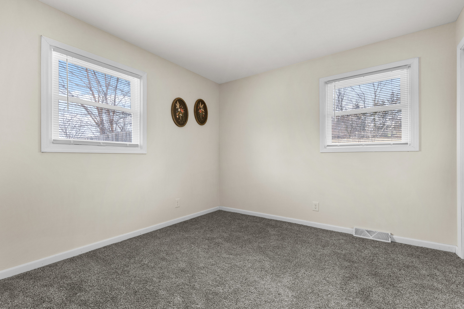 4446 Scarlet Oak Drive Property Photo 8