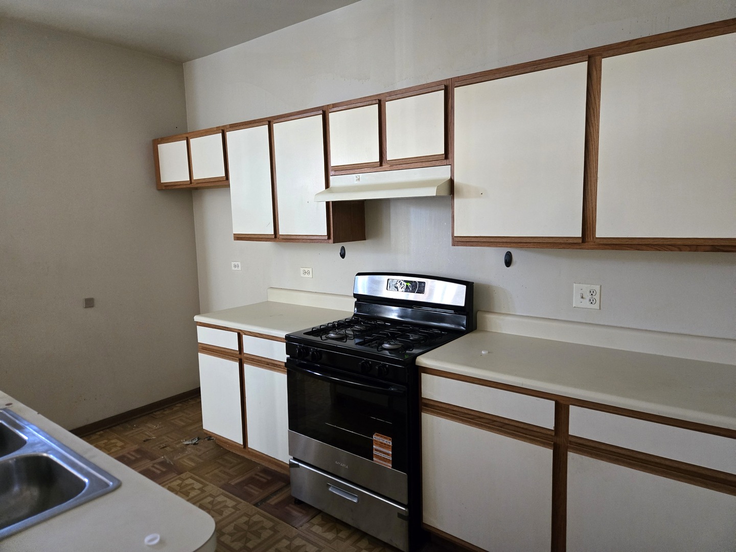 10503 S Edbrooke Avenue Property Photo 5