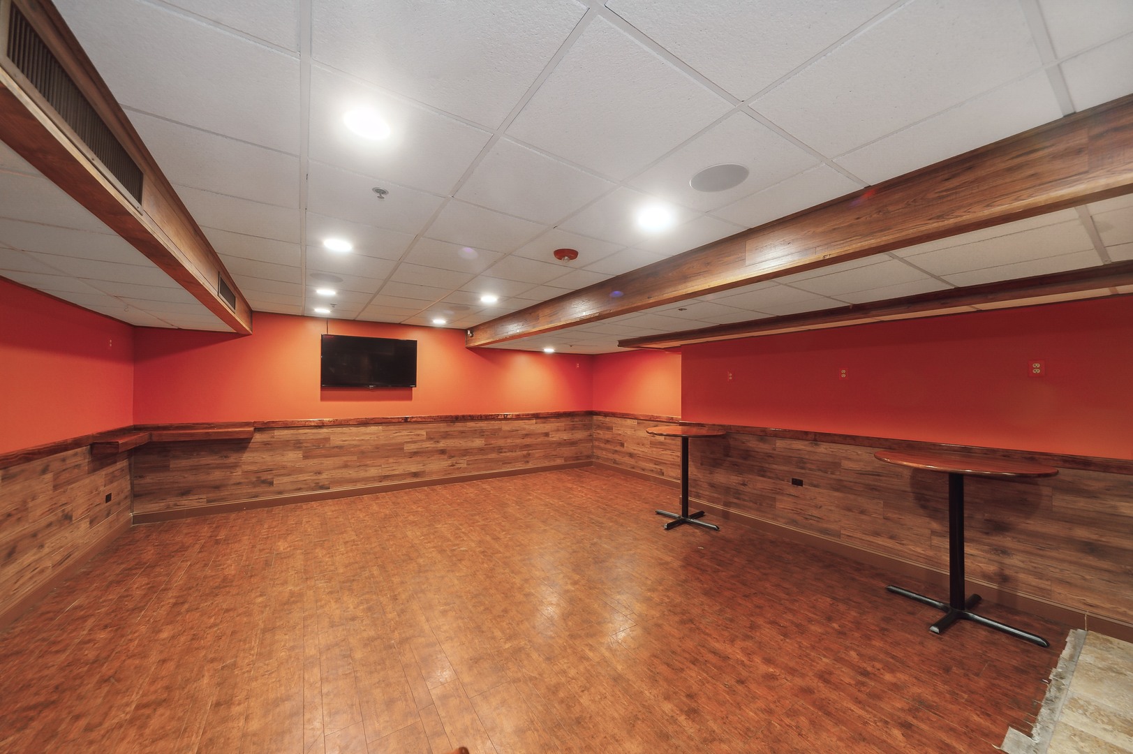 241 S Milwaukee Avenue Property Photo 18