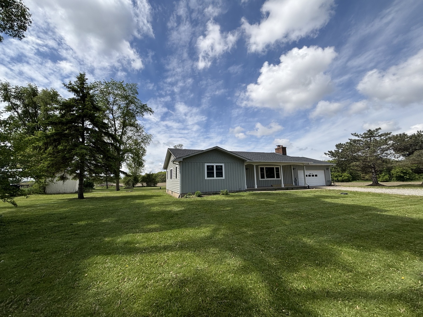 38w715 Huntley Road Property Photo 1