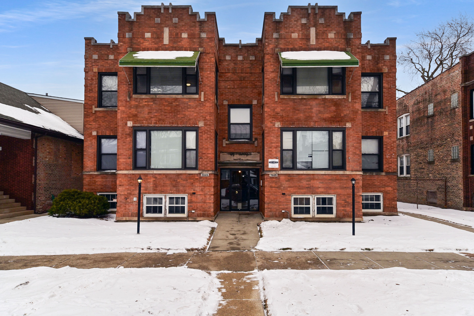 7345-47 S Calumet Property Photo 2