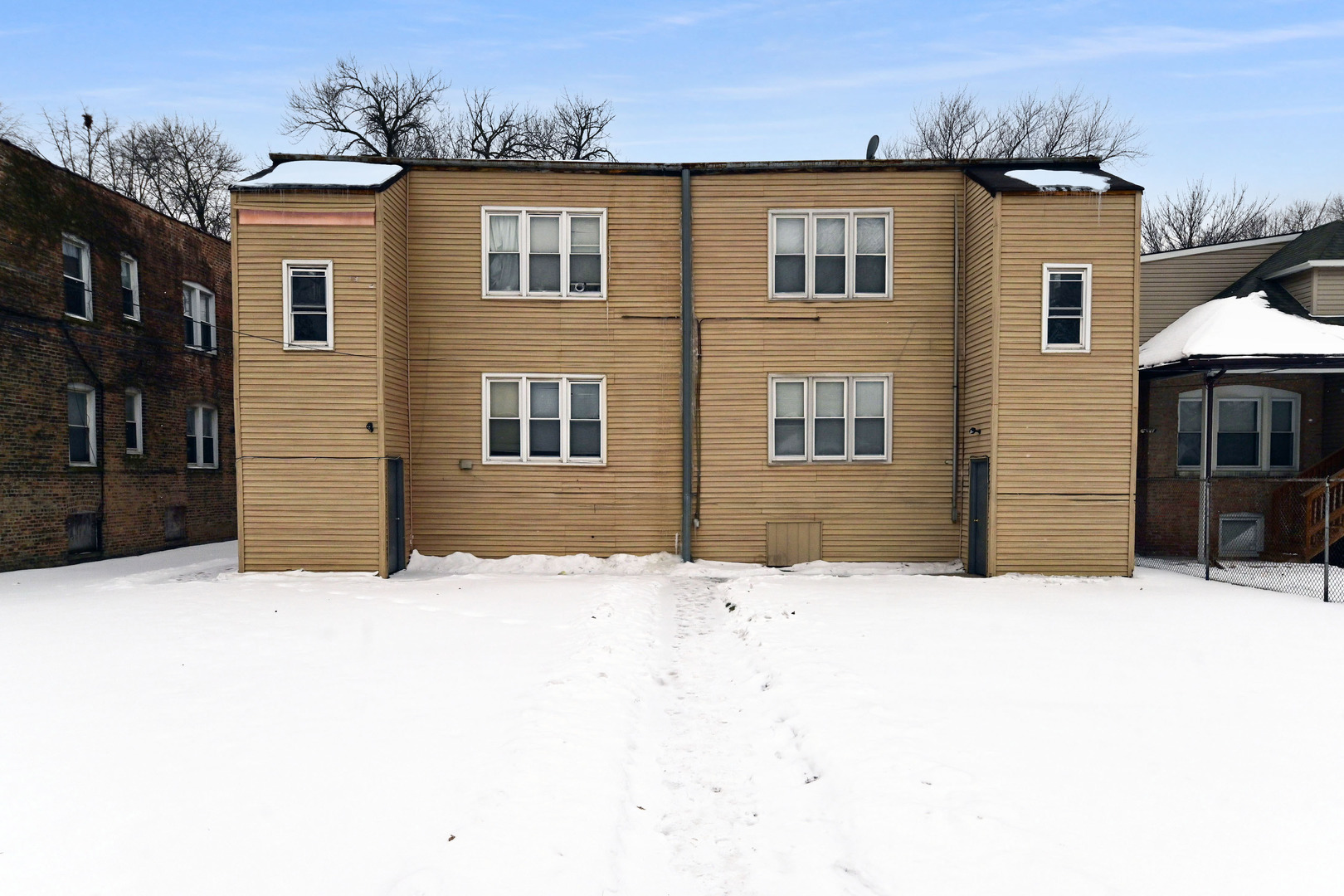 7345-47 S Calumet Property Photo 4