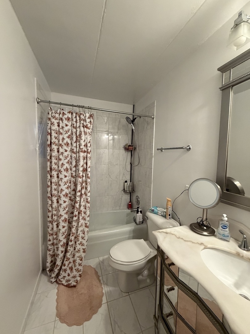 10002 S Pulaski Road 207 Property Photo 23
