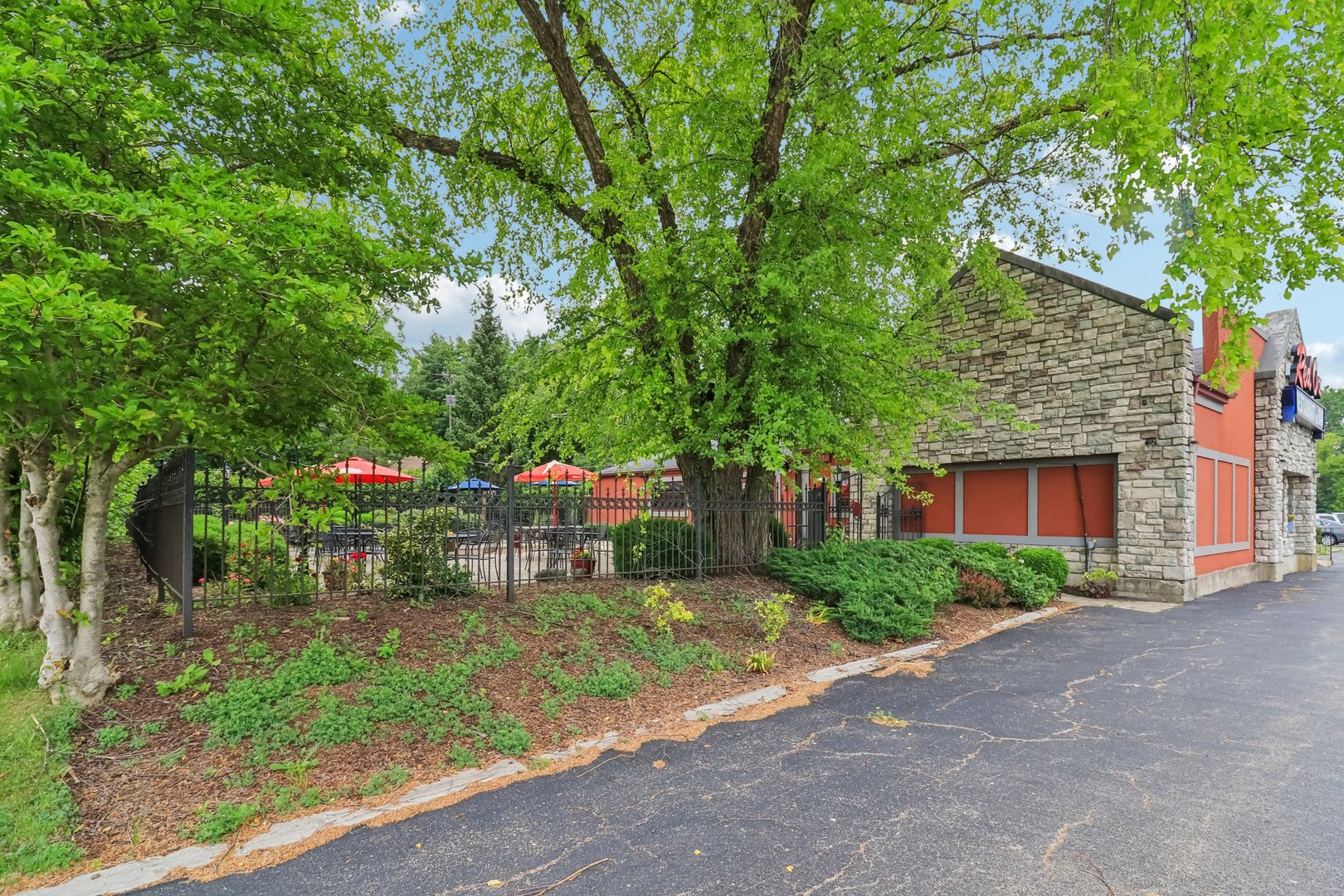 12556925 Property Photo 4