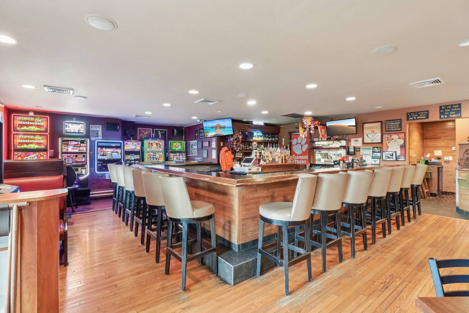 12556925 Property Photo 13