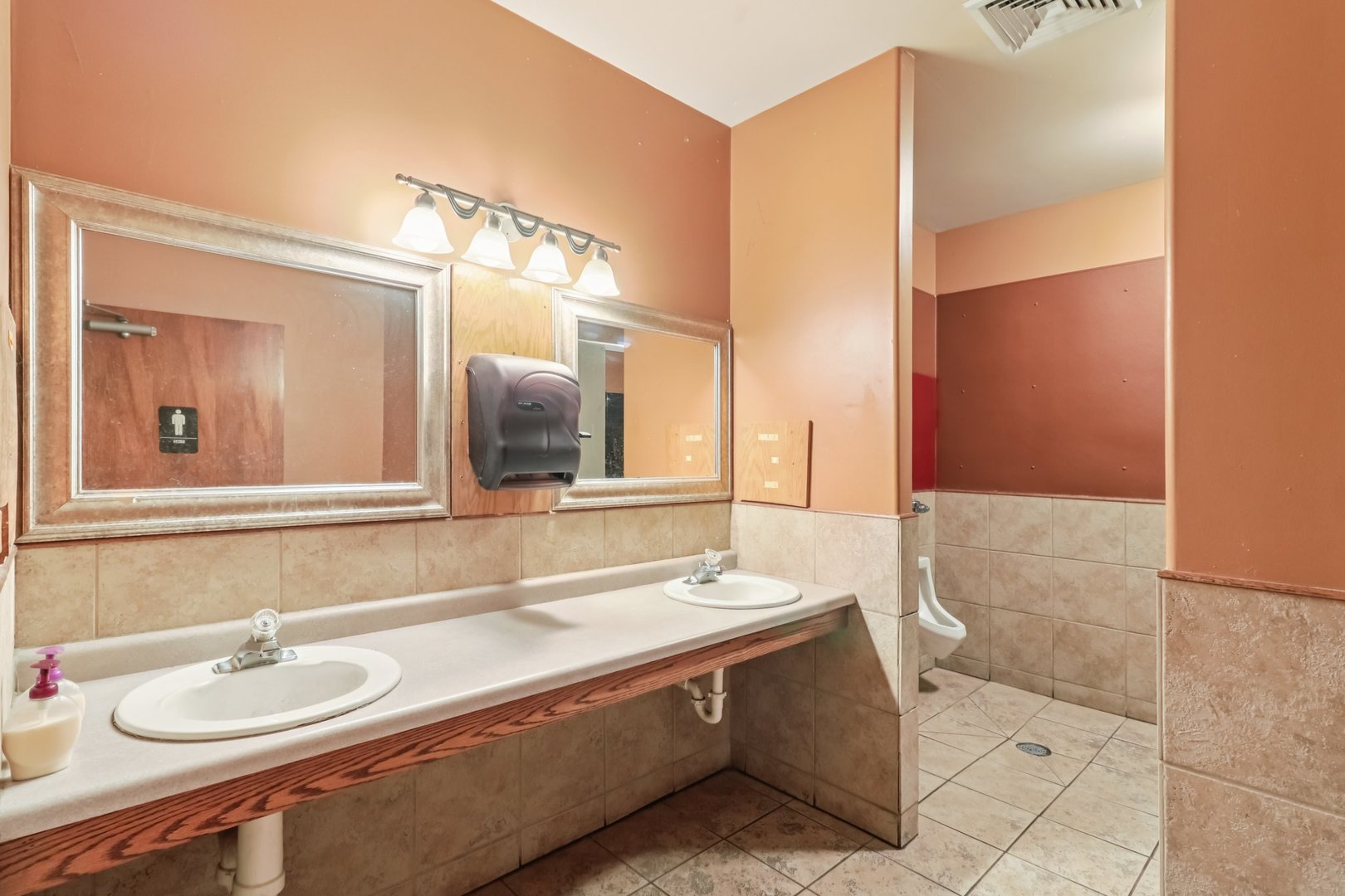 12556925 Property Photo 31