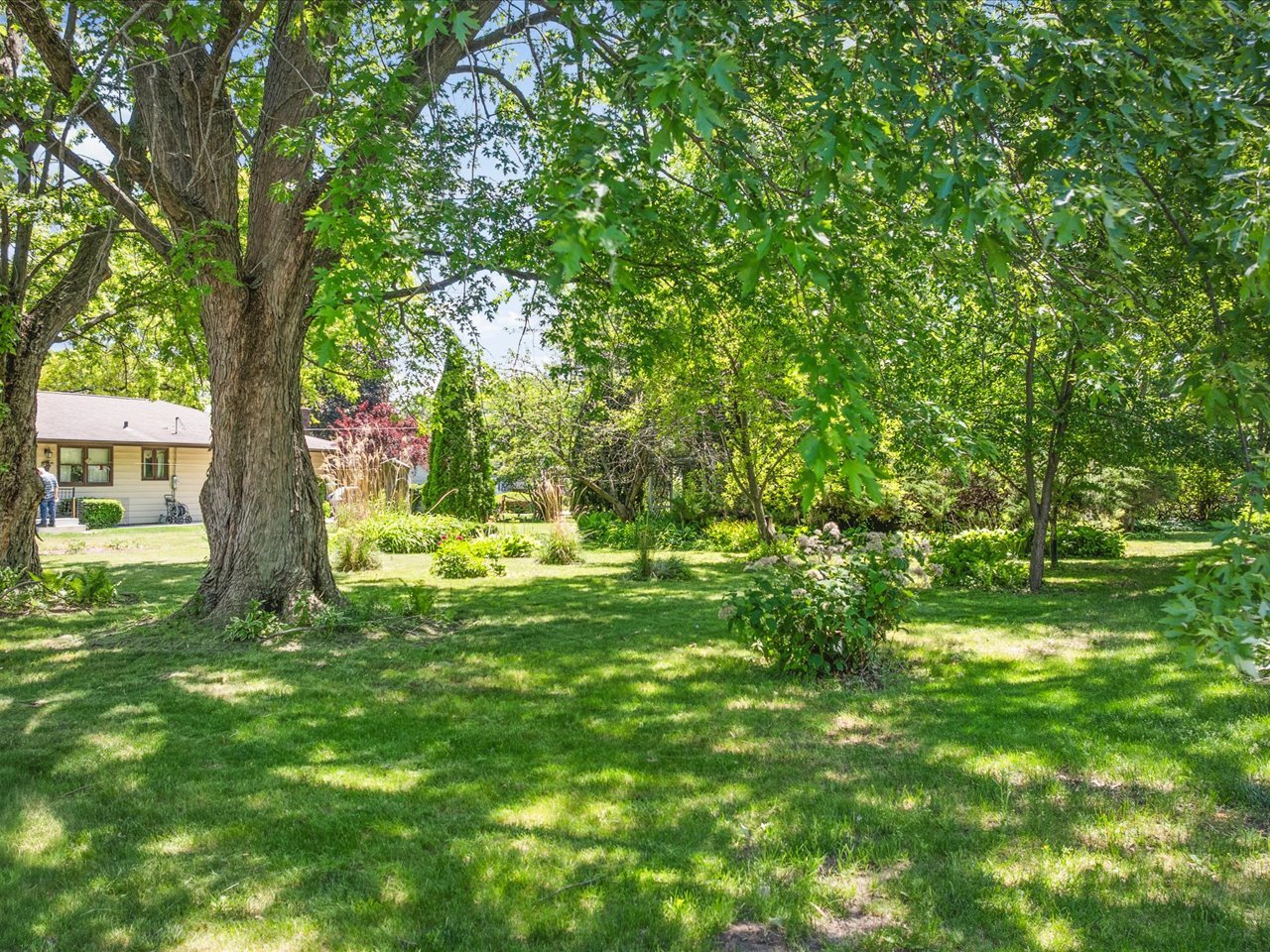 5398 Crestdale Drive Property Photo 3