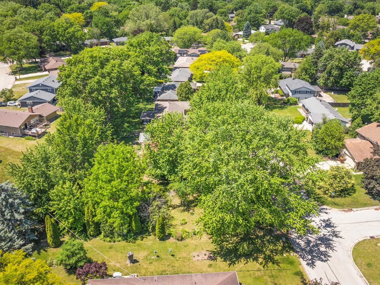 5398 Crestdale Drive Property Photo 7
