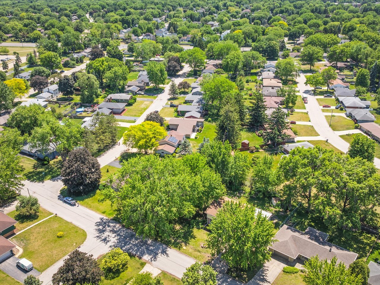 5398 Crestdale Drive Property Photo 11