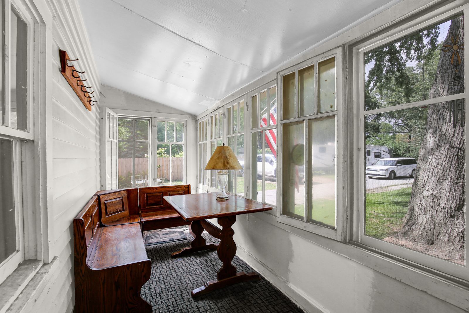 2201 Thornton Lansing Road Property Photo 4