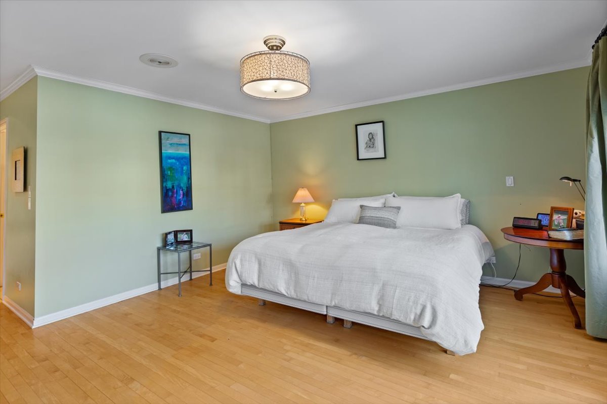332 W Goethe Street Property Photo 11
