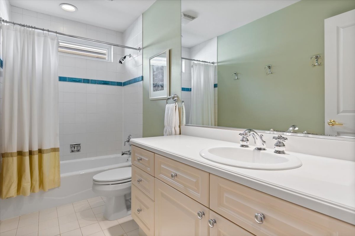 332 W Goethe Street Property Photo 14