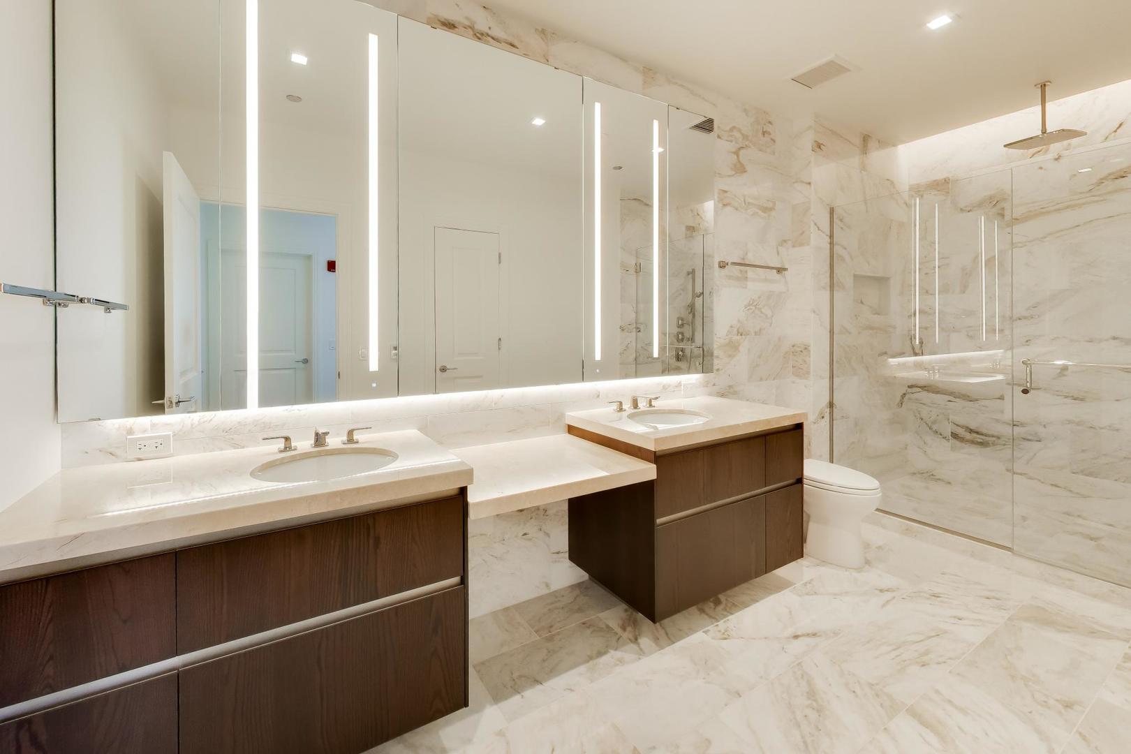363 E Wacker Drive 6805 Property Photo 11