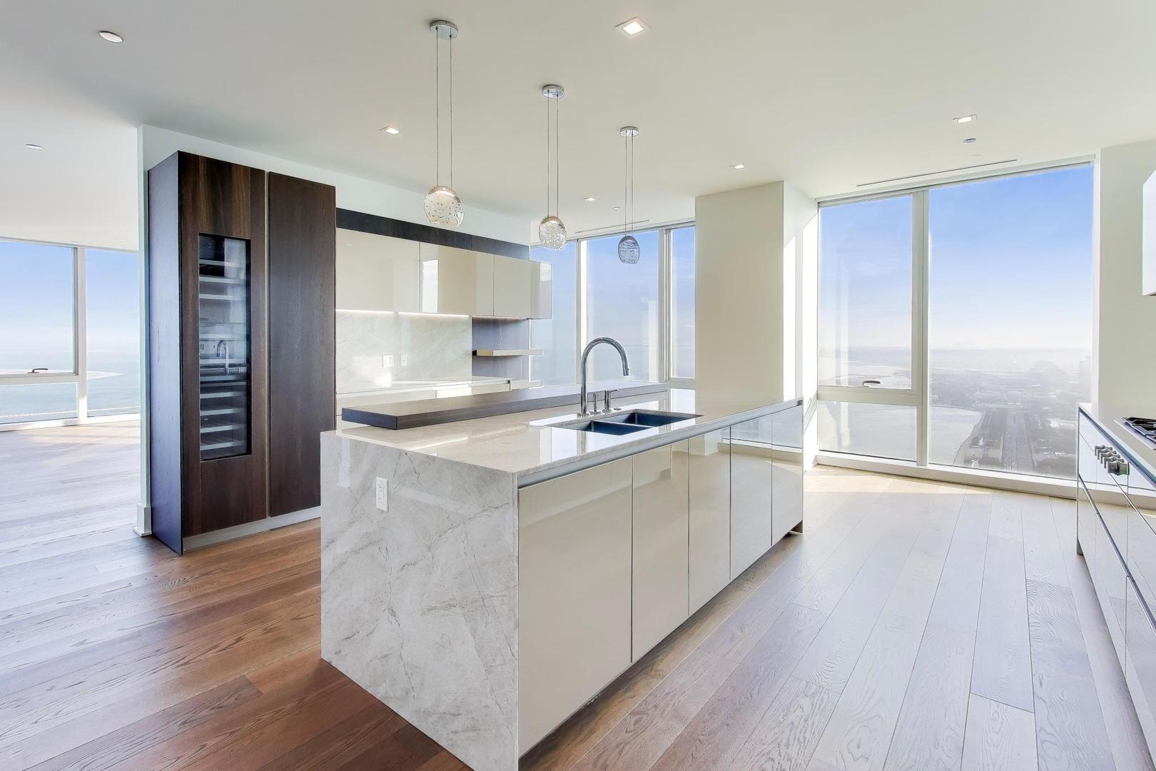 363 E Wacker Drive 5506 Property Photo 13