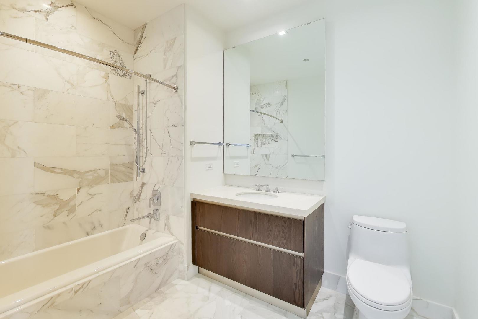 363 E Wacker Drive 5506 Property Photo 30
