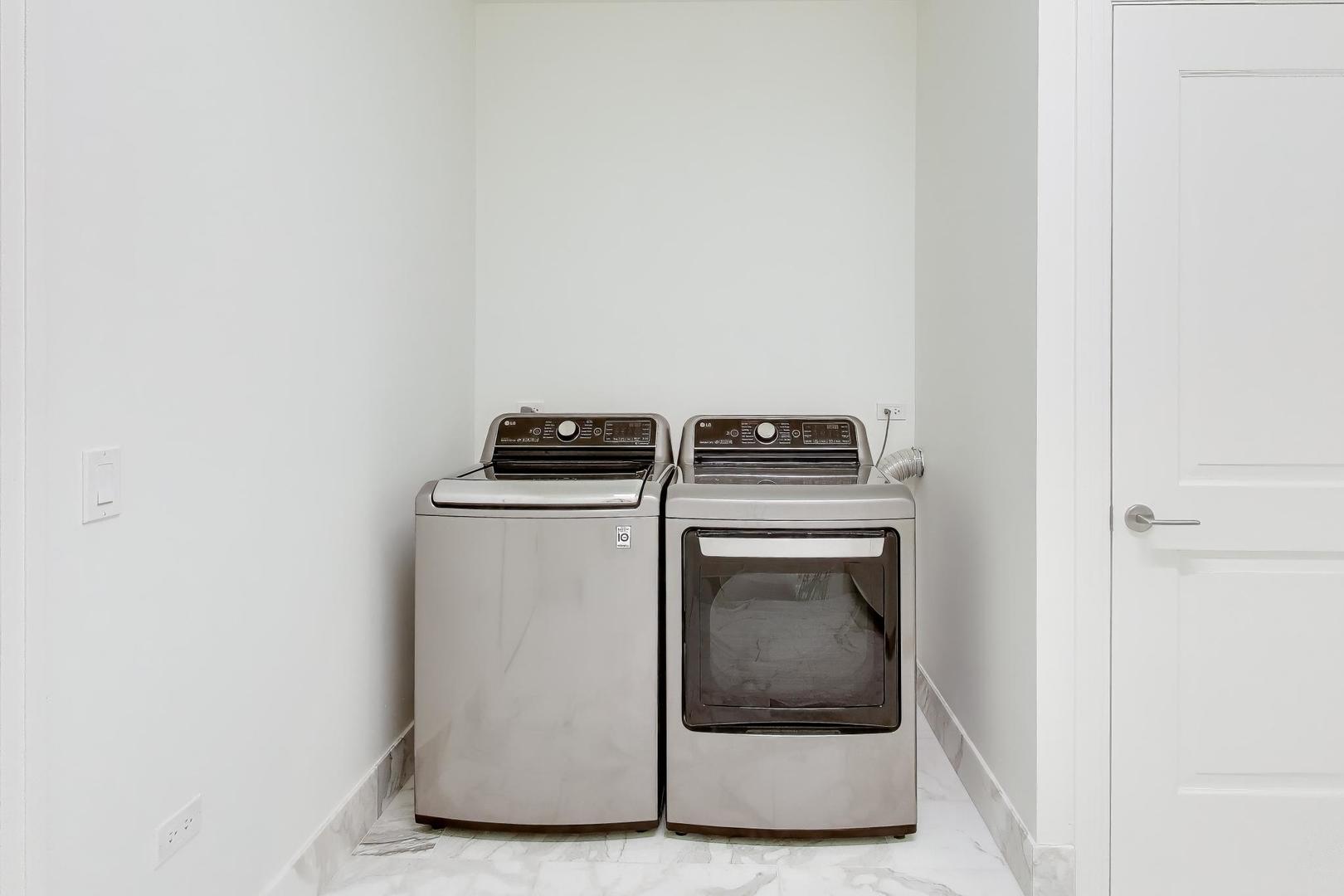 363 E Wacker Drive 5506 Property Photo 32
