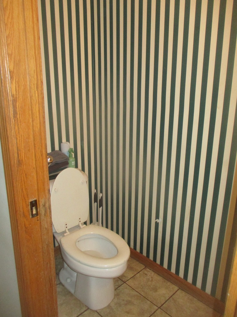 1864 N 2753rd Road Property Photo 6