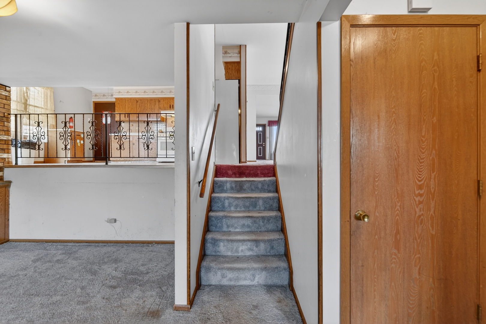 1141 Stewart Avenue Property Photo 8