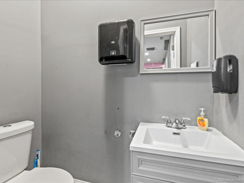8204 S Stony Island Avenue Property Photo 11