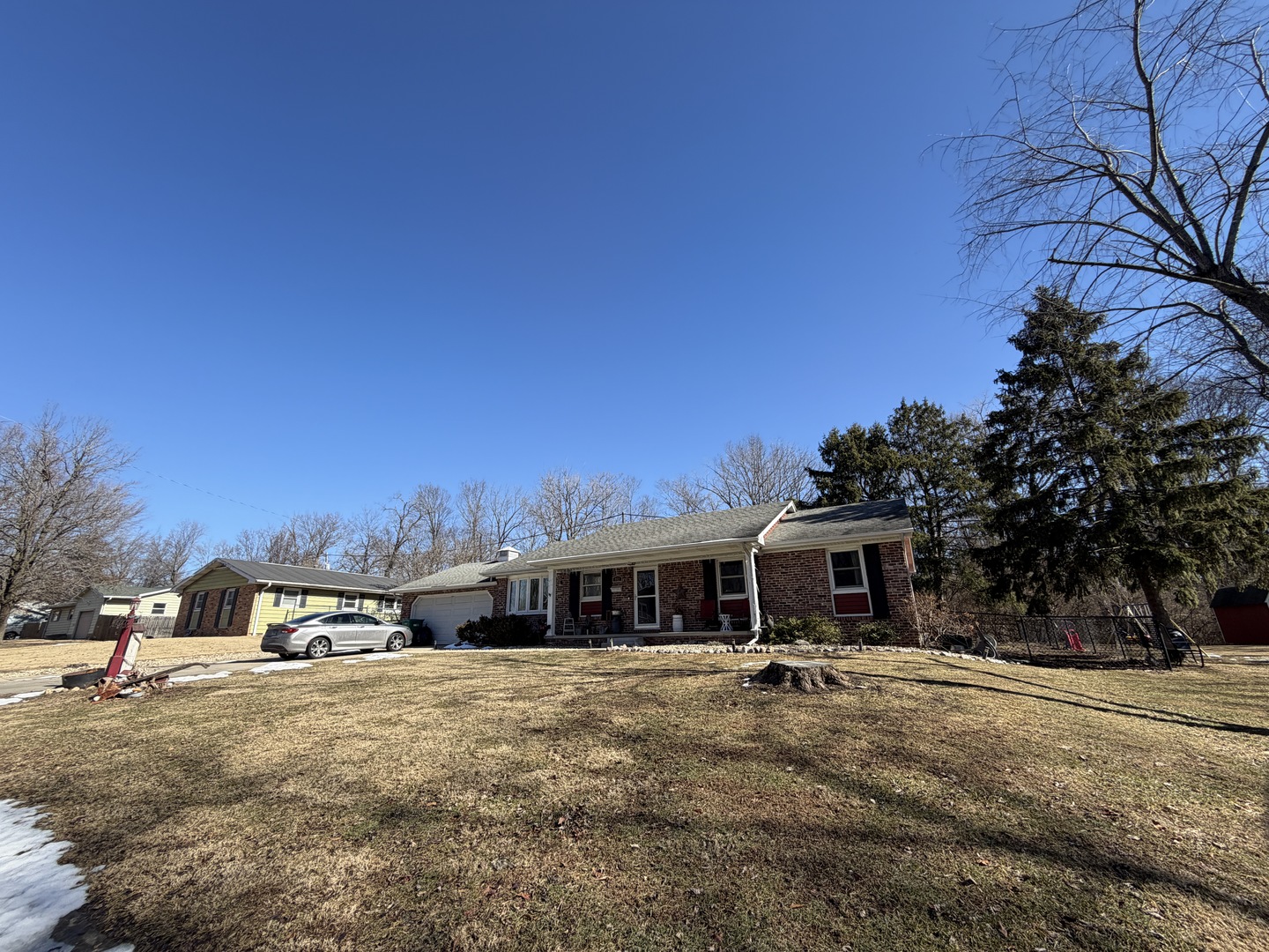 952 N Linden Avenue Property Photo 1