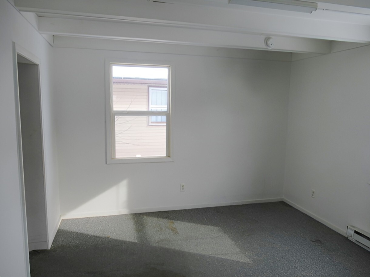 307 North Street Property Photo 7