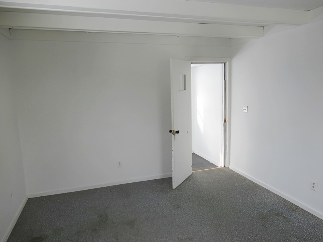 307 North Street Property Photo 8