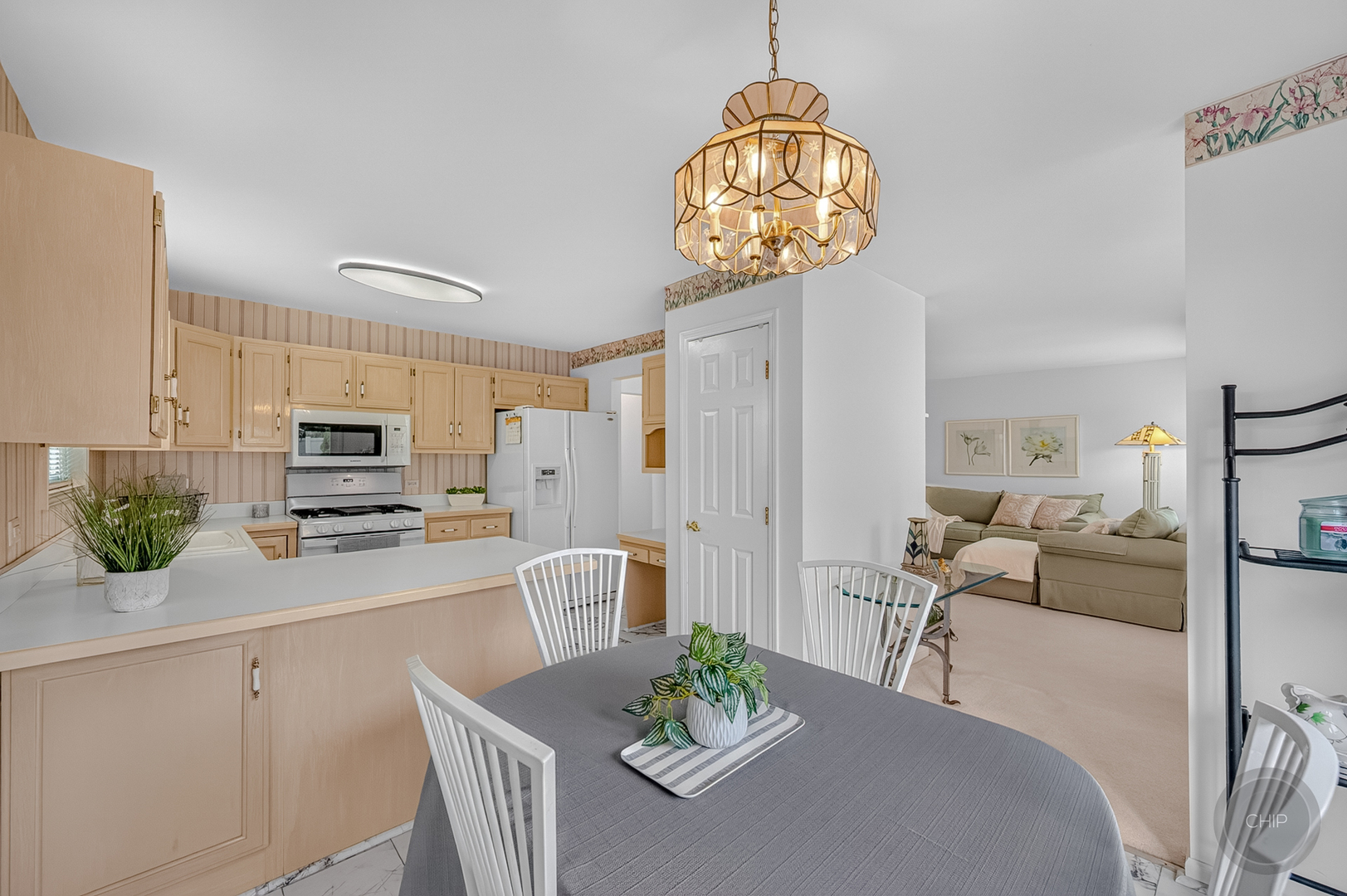 3252 Ridgefield Court Property Photo 6