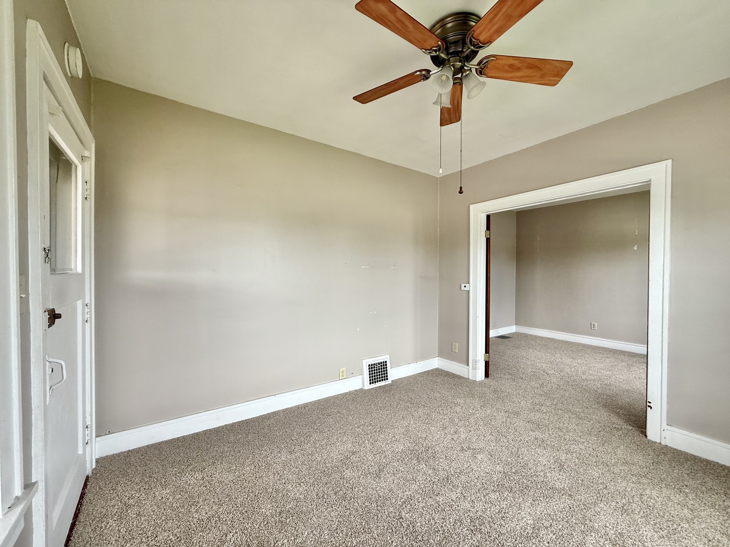 4529 11th Street Property Photo 3