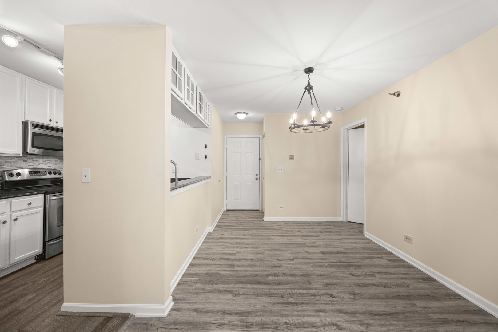214 Glengarry Drive 201 Property Photo 3